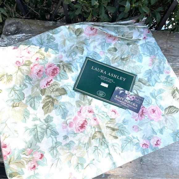 Vintage Laura Ashley Blouson Valance Cottage Rose Flowers Cottagecore 86" x 15" - Picture 2 of 8